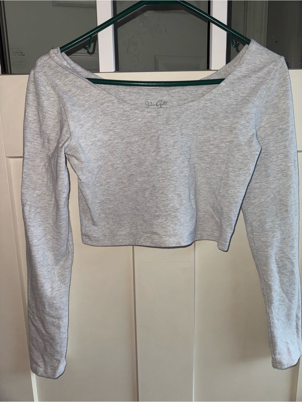 Brandy Melville Light Gray Long-Sleeve Cropped Top